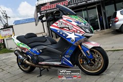 Yamaha Tmax bản độ đậm chất thái qua bộ tem đấu American