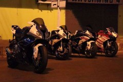 BMW S1000RR độ cá tính độ dáng cùng đồng bọn