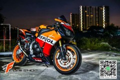 Honda CBR1000RR Repsol đầy sức hút trong màn đêm