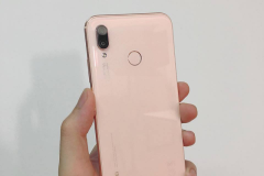 Huawei Nova 3e Cherry Powder xuất hiện trên tay người dùng