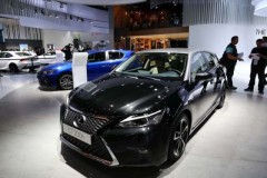 Lexus sẽ biến CT thành dòng xe thân thiện môi trường với các phiên bản hybrid