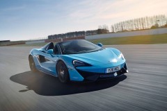 Phiên bản McLaren 570S Spider Track Pack nhẹ hơn 33kg so với mẫu xe tiêu chuẩn