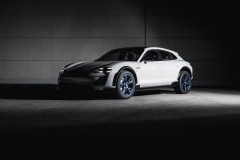Điểm sáng chiếc xe điện Porsche Mission E Cross Turismo từ mẫu CUV mới