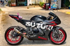 Suzuki GSX-R1000 tôn thêm vẻ đẹp vốn có với những phụ kiện đồ chơi đơn giản tinh tế