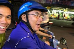 UBER bị thâu tóm, khách hàng trung thành không đặt xe Grab