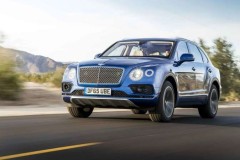 Thông số so sánh cụ thể của Bentley Bentayga và Lamborghini Urus