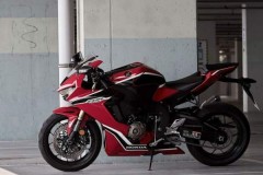 Đánh giá Honda CBR1000RR FireBlade giá chỉ 560 triệu đồng