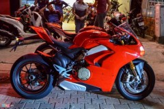 Ducati Panigale V4 sẽ có giá từ 735 triệu đồng tại Việt Nam