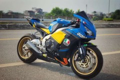 Chiêm ngưỡng Honda CBR1000RR độ bộ cánh Cá mập AGV Pista Misano