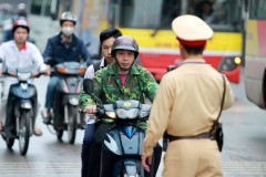 Lỗi không đội mũ bảo hiểm bị phạt bao nhiêu tiền?