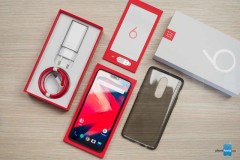 Đập hộp “Kẻ hủy diệt” OnePlus 6 giá 12 triệu đồng vừa ra mắt