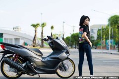 PCX 150 độ yếu lòng bởi vẻ đẹp ngất ngây của nhóm nữ sinh cấp 3