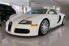Siêu xe độc nhất Việt Nam Bugatti Veyron lộ diện với màu sơn trắng hoàn toàn