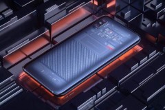 Sự thật về lớp kính trong suốt của Xiaomi Mi 8 Explorer Edition