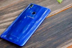 Vivo V9 phiên bản Xanh Sapphire có gì đặc biệt hơn?