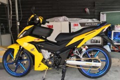 Winner 150 độ - khoác bộ cánh vàng siêu nổi bật