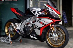 Aprilia RSV4 vẻ đẹp kiêu sa từ mẫu xe công nghệ Ý