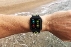 Hướng dẫn đẩy nước ra khỏi màng loa trên Apple Watch