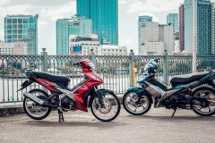 Exciter 135 độ khoe dáng bên bờ sông quận 2