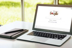 Chơi game "thần lùn giữ vườn" ngay trên trang chủ Google