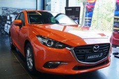 Chiêm ngưỡng Mazda3 Hatchback màu cam độc đáo của hot girl Hà Thành