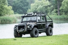 Sở hữu James Bond Land Rover với giá lên tới 7,52 tỷ VNĐ