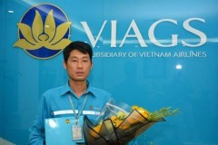 Khách bỏ quên hơn 1 tỷ đồng trên máy bay được Vietnam Airlines trả lại
