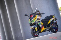 KYMCO AK550 bản độ đầy khả ái với bộ cánh 46 Rossi