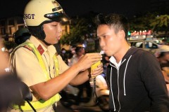 Lỗi nồng độ cồn vượt mức cho phép khi chạy xe phạt bao nhiêu tiền??