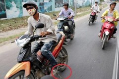Lỗi quên gạt chân chống khi xe đang chạy phạt bao nhiêu tiền??
