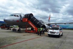 Máy bay Jetstar hạ cánh khẩn từ độ cao 10.000m để cứu hành khách bị sốc thuốc
