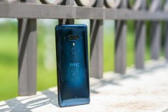 Đánh giá thiết kế HTC U12+: Đẹp, ấn tượng và rất khác biệt