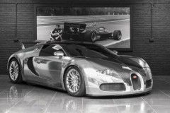Chiêm ngưỡng Bugatti Veyron bọc crôm và sợi carbon siêu ấn tượng