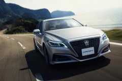 Toyota Crown thế hệ thứ 15 đã chính thức ra mắt với giá từ 963 triệu VNĐ