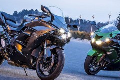 Cuộc thử nghiệm maxspeed giữa Kawasaki H2 SX với 2 người anh em H2/ZX-14R