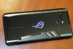 Trên tay nhanh siêu phẩm smartphone chơi game Asus ROG