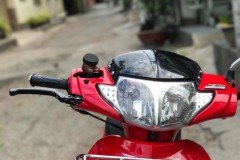 Wave 125i độ nhẹ nhàng khoe dáng giữa con hẻm vắng