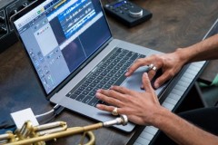 MacBook thế hệ cũ sẽ không được đổi lên bàn phím bàn phím Butterfly thế hệ mới