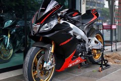 Aprilia RSV4 Factory đẹp mê ly với loạt nâng cấp khủng