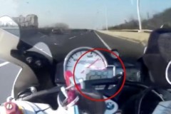 Bí ẩn đằng sau con số 299km/h trên các mẫu xe Phân Khối Lớn