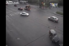 Biker tử nạn vì đâm trực diện vào xe SUV ở tốc độ cao