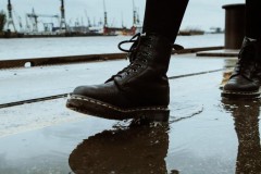 Camera quay lén bất ngờ "phát nổ" khiến chân của một người đàn ông bỏng nặng