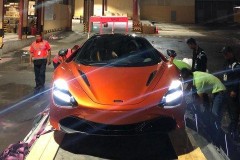 Đại gia Campuchia tậu siêu xe Mclaren 720S màu cam nổi bật