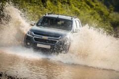 Cùng Chevrolet Trailblazer và Colorado "chiến đấu" với mưa lớn và đường ngập lụt