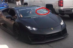 Lamborghini Huracan có thể mất hơn trăm triệu đồng vì chủ nhân nhảy lên kính chắn gió