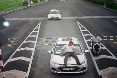 Có hay không việc nhân viên sân bay bảo kê taxi dù