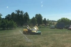 "Dân chơi" mở toang 2 cánh cửa siêu xe đường đua McLaren P1 GTR chỉ để drift