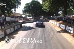 Dàn áo đuôi xe của Ford RS200 "nổ tung" tại lễ hội Goodwood