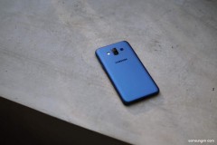 Samsung Galaxy J7 Duo: thiết kế hoài cổ, tháo được nắp lưng, camera kép xoá phông