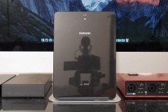 Galaxy Tab S4: 10.5 inch, loại bỏ nút home vật lý, Snapdragon 835 và RAM 4 GB